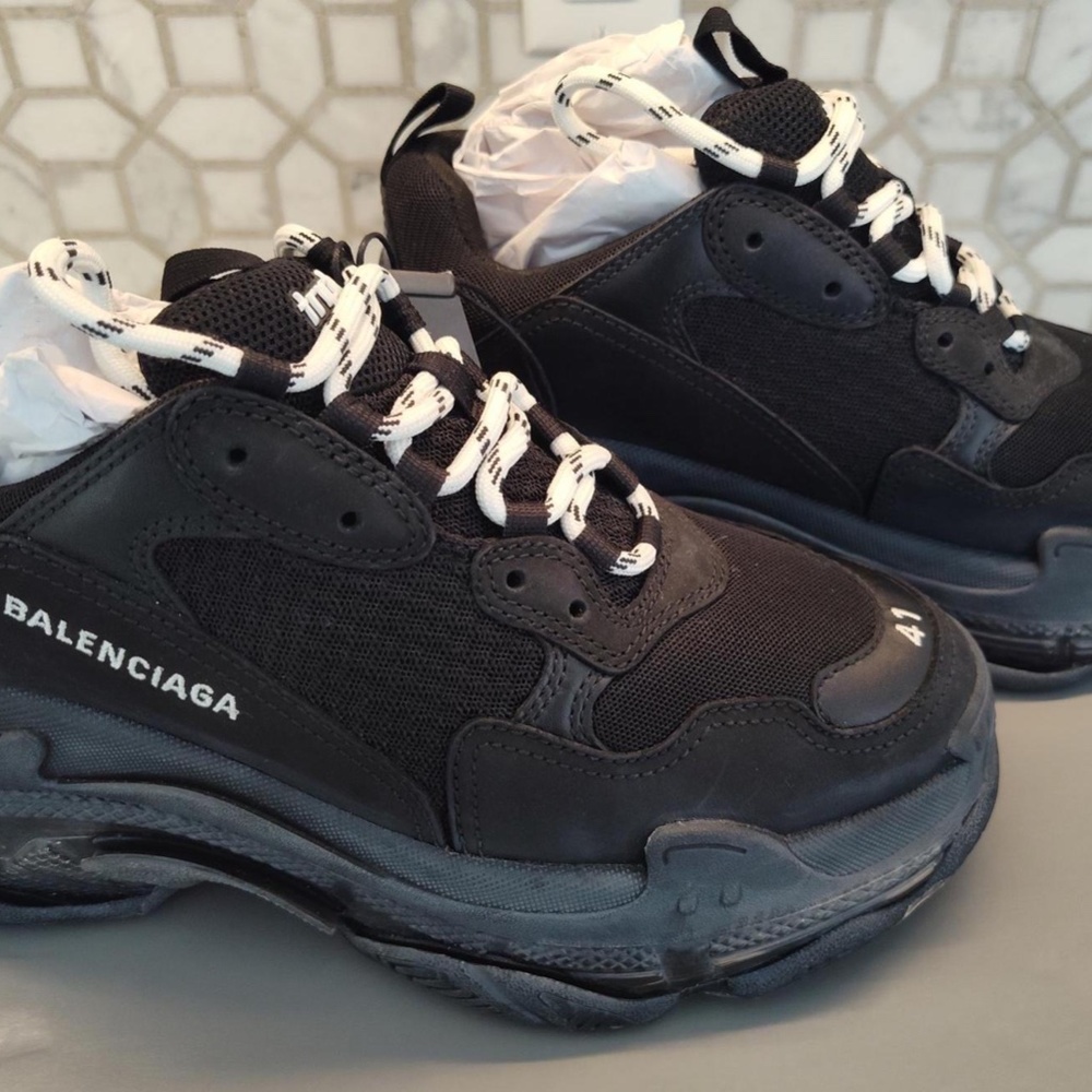 NEW Rare Distressed Look NWT in Box Size 41EU Balenciaga Triple S Triple Black. - Picture 5 of 15